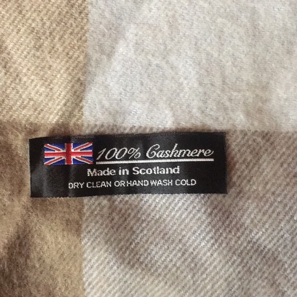 Scarves - Picture 3 of 4